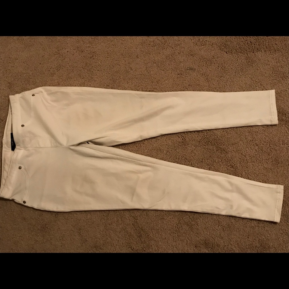 White jeans (jeggings)